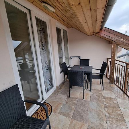 Merry&Car - Huge Balcony + Living Room + 2Br Budapest Exterior photo