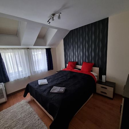 Merry&Car - Huge Balcony + Living Room + 2Br Budapest Exterior photo