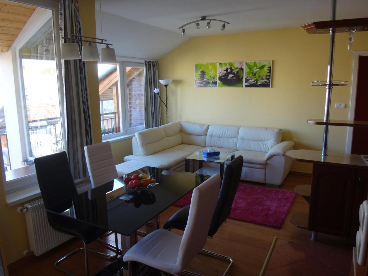 Merry&Car - Huge Balcony + Living Room + 2Br Budapest Exterior photo